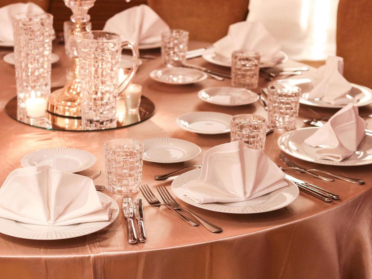 فندق موفينبيك دو لاك تونس المظهر الخارجي الصورة A table set for fine dining