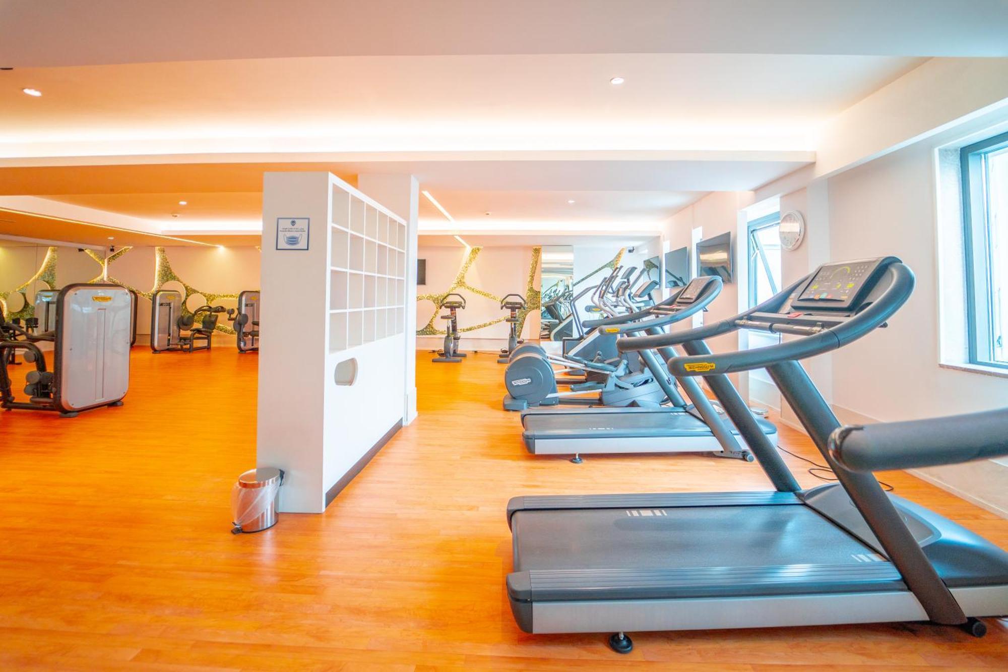 فندق موفينبيك دو لاك تونس المظهر الخارجي الصورة The gym at the hotel